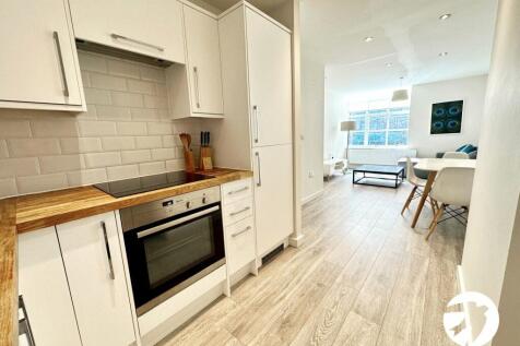 Lewisham High Street, London, SE13 1 bed flat for sale
