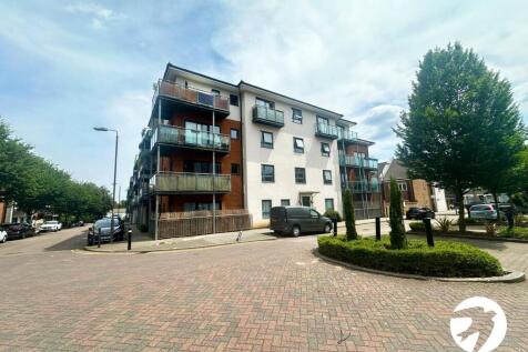Oakwood Close, London, SE13 2 bed flat for sale