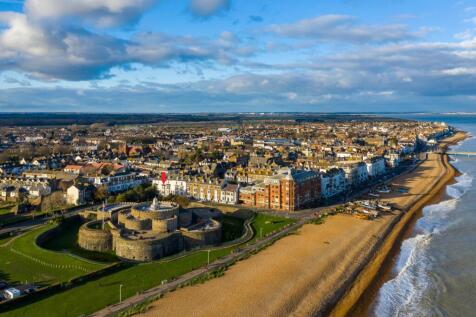 Deal Castle Road, Deal, Kent, CT14 1 bed apartment for sale