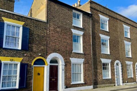 College Road, Deal, Kent, CT14 3 bed terraced house for sale