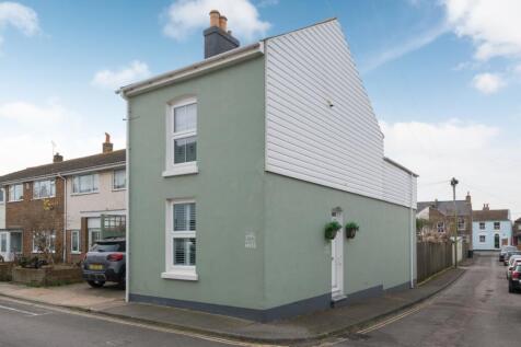 Sandown Road, Deal, Kent, CT14 2 bed detached house for sale