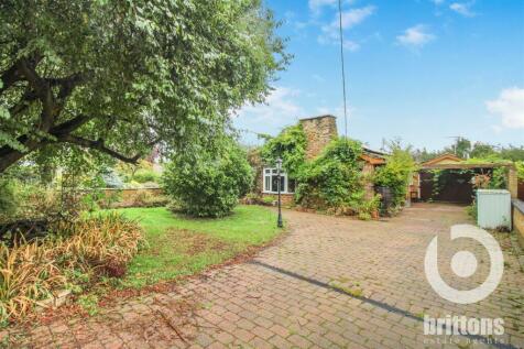 4 bedroom detached bungalow for sale