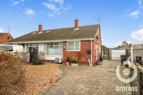 2 bedroom semi-detached bungalow for sale