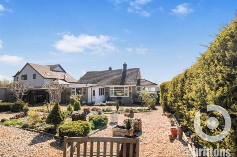 Wormegay Road, Blackborough End... 3 bed detached bungalow for sale