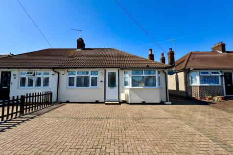 2 bedroom semi-detached bungalow for sale