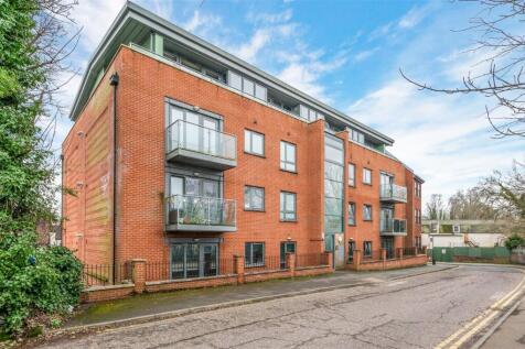 Station Approach, Epsom 1 bed flat for sale