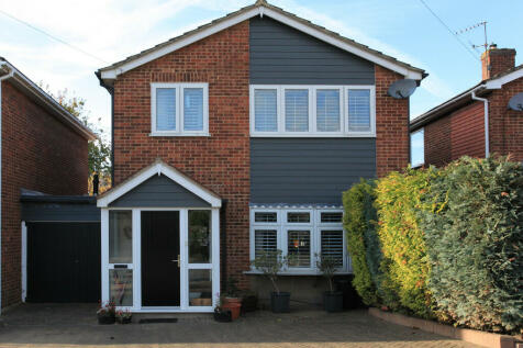 4 bedroom link detached house for sale