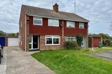 3 bedroom semi-detached house for sale