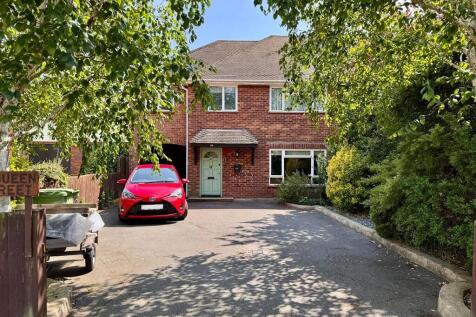 4 bedroom semi-detached house for sale