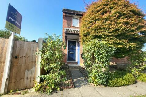 1 bedroom semi-detached house for sale