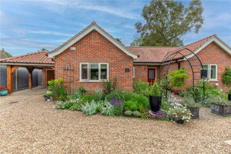 Earlsmead Gardens, Mileham, King's... 3 bed bungalow for sale