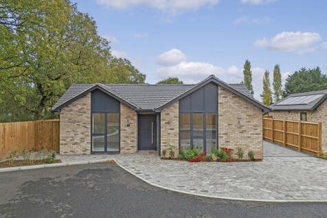 New Road, Little Burstead, CM12 3 bed bungalow for sale