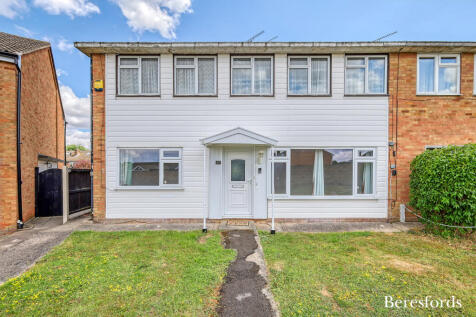 2 bedroom maisonette for sale
