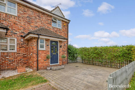 2 bedroom end of terrace house for sale