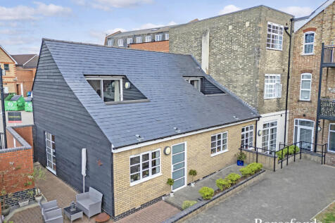 High Street, Braintree, CM7 3 bed duplex for sale