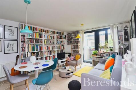 Upper Chase, Chelmsford, CM2 2 bed apartment for sale