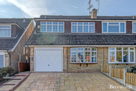 Craiston Way, Chelmsford, CM2 4 bed semi