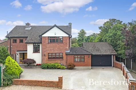 Gidea Close, Gidea Park, RM2 4 bed detached house for sale