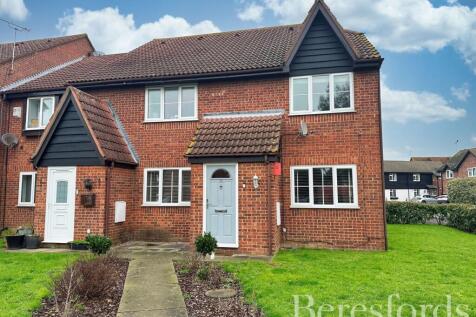 1 bedroom maisonette for sale