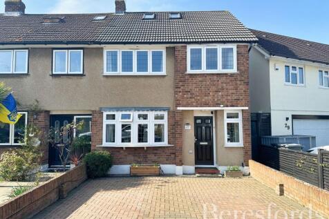 Wiltshire Avenue, Hornchurch, RM11 4 bed end of terrace house for sale