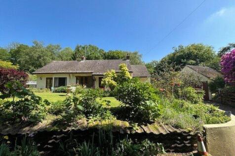 Foxborough Chase, Stock, CM4 3 bed bungalow for sale