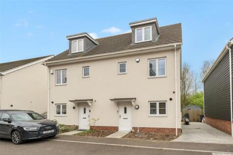 Elm Gardens, Mountnessing, CM15 4 bed semi