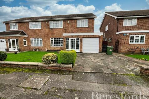 4 bedroom semi-detached house for sale