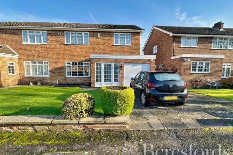 4 bedroom semi-detached house for sale