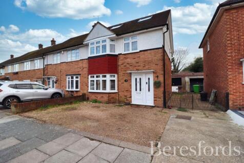 Heron Way, Upminster, RM14 4 bed end of terrace house for sale