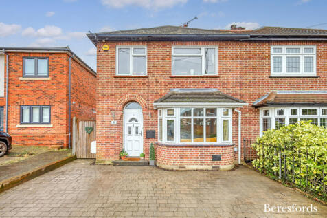 3 bedroom semi-detached house for sale