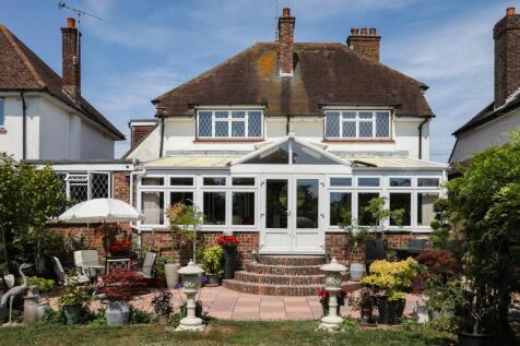 Bartholomew Close, Hythe, CT21 3 bed detached house for sale
