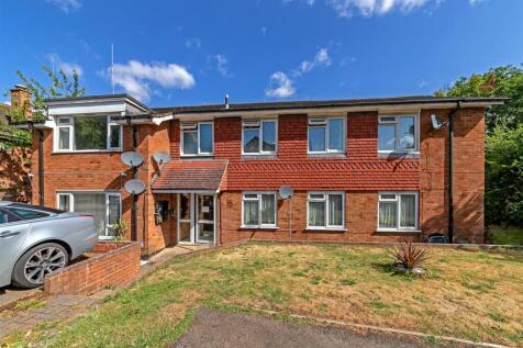 Garrard Way, Wheathampstead 1 bed flat for sale