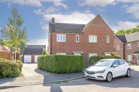 Old School Drive, Wheathampstead, St... 3 bed semi