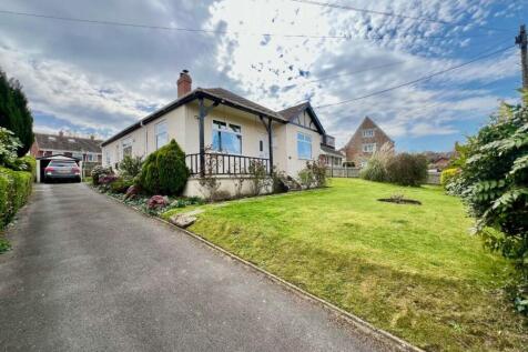 Knapp Lane, Cam, Dursley, GL11 5LS 2 bed detached bungalow for sale