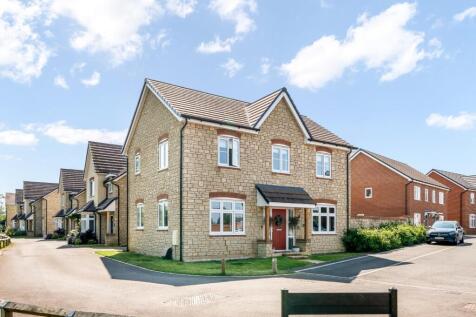 Blackberry Grove, Cam, GL11 4 bed house for sale