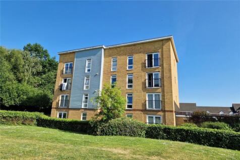 Little Hackets, Havant, Hampshire, PO9 2 bed apartment for sale