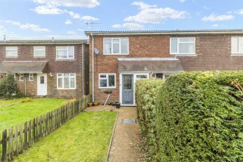 St. Wilfrids Green, Hailsham 2 bed end of terrace house for sale