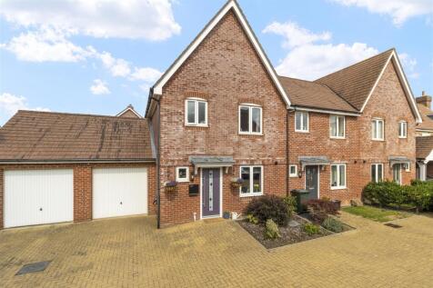 3 bedroom end of terrace house for sale