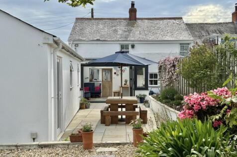 Elm Terrace, Burlawn, PL27 3 bed cottage for sale