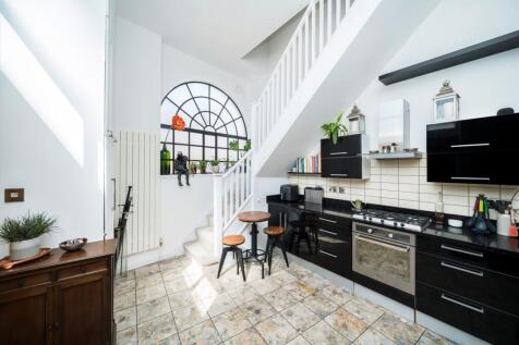 White Horse Lane, London E1 3 bed maisonette for sale