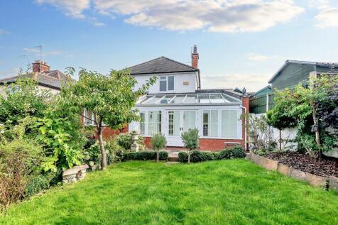 Park Avenue, Flint, CH6 3 bed detached house for sale