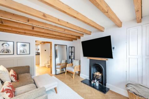 High Street, Tarvin, CH3 2 bed terraced house for sale