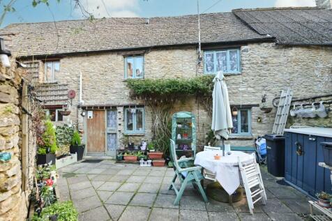 Market Place, Fairford 2 bed barn conversion for sale