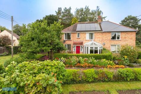 4 bedroom semi-detached house for sale