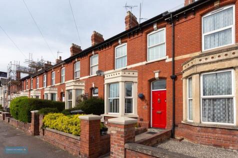 4 bedroom terraced house for sale