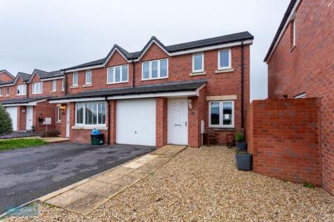 3 bedroom semi-detached house for sale