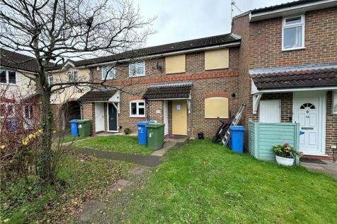 Juniper Road, Farnborough, Hampshire 3 bed terraced house for sale