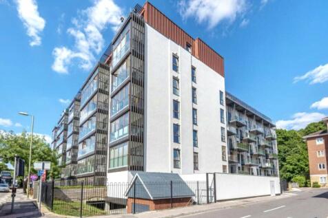 Farnborough Road, Farnborough 1 bed apartment for sale