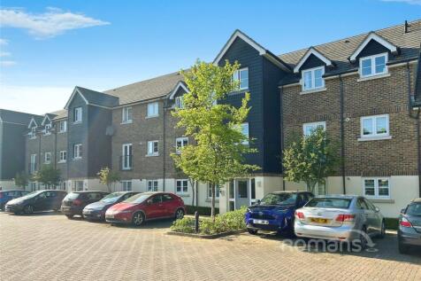 Scholars Walk, Farnborough, Hampshire 2 bed apartment for sale