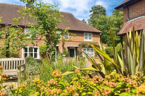 Mytchett Heath, Mytchett, Camberley 2 bed retirement property for sale